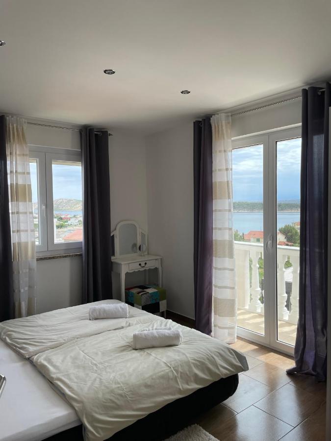 Apartments Rafaela Barbat na Rabu Bagian luar foto