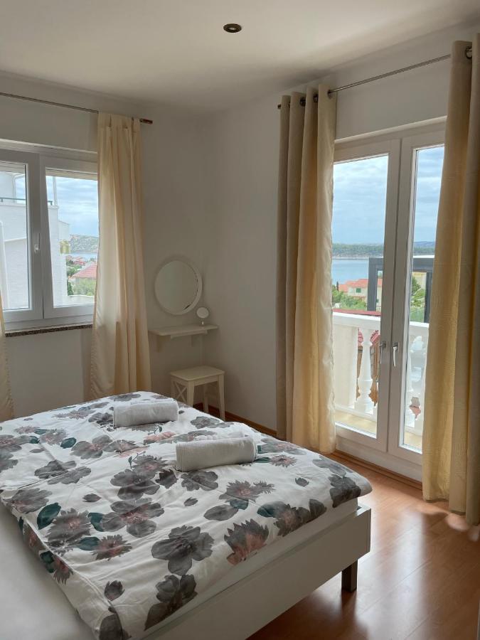 Apartments Rafaela Barbat na Rabu Bagian luar foto