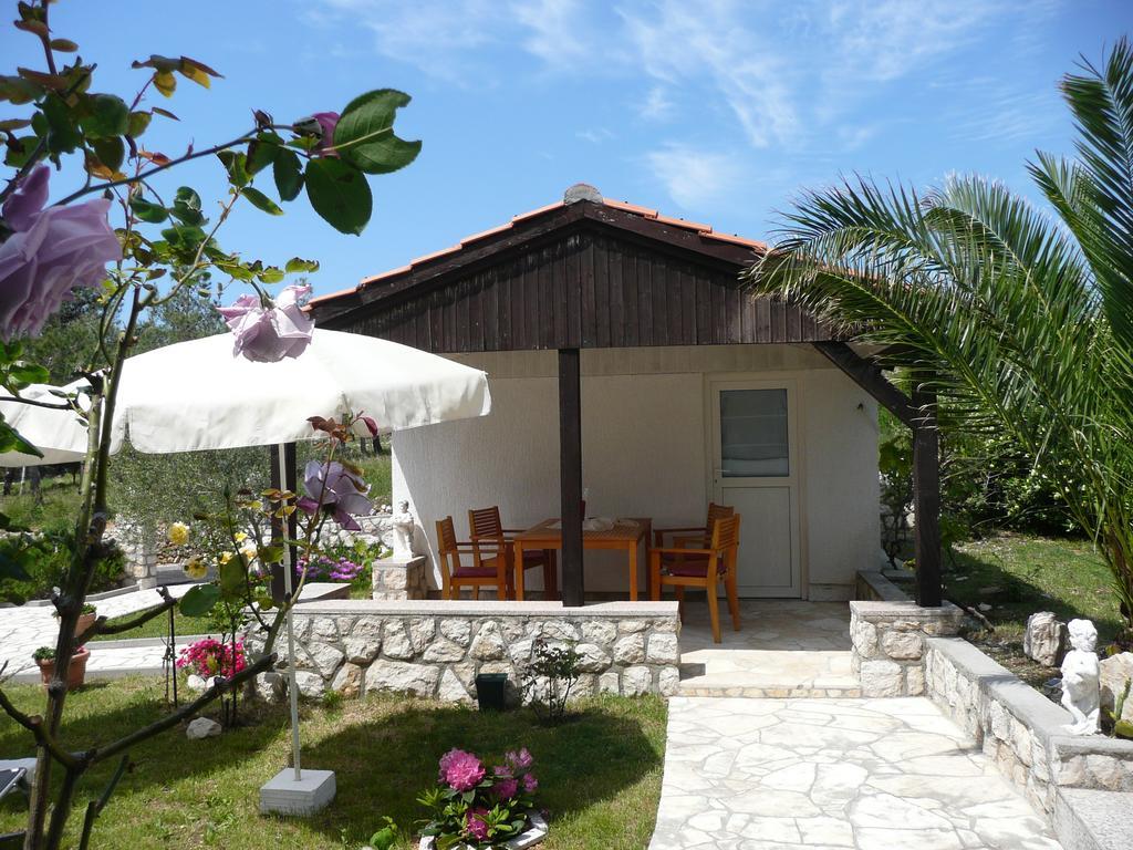 Apartments Rafaela Barbat na Rabu Bagian luar foto