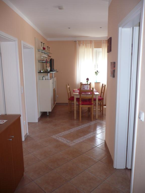 Apartments Rafaela Barbat na Rabu Bagian luar foto