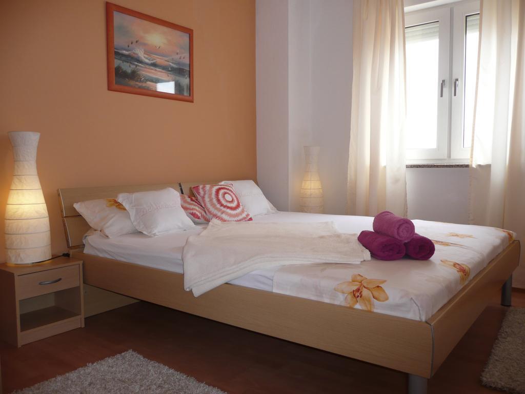 Apartments Rafaela Barbat na Rabu Bagian luar foto