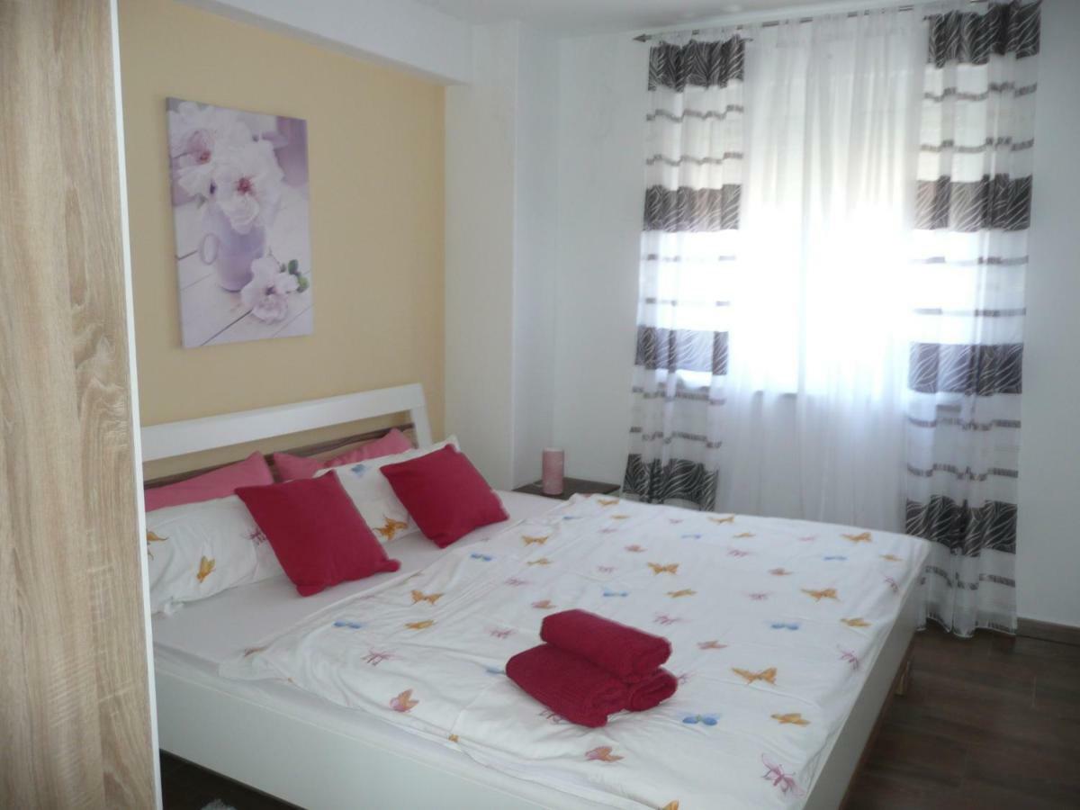 Apartments Rafaela Barbat na Rabu Bagian luar foto