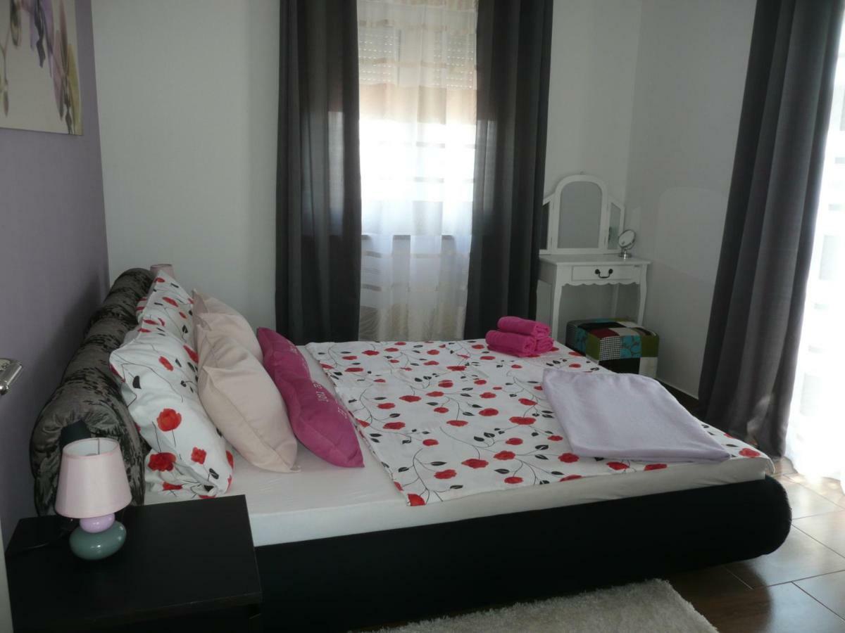 Apartments Rafaela Barbat na Rabu Bagian luar foto